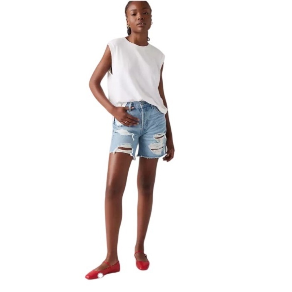 Levi's 501's Mid Thigh denim cut off shorts Size 27